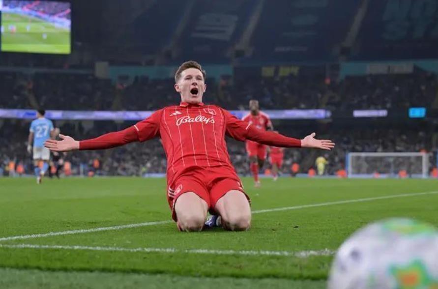 开云在线开户-英超争冠再起波澜！保级队化身冠军判官，从曼城手中抢走关键一分